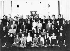 Estudiantes y profesores del Instituto Español de Londres en 1945