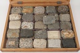 Caja con 25 rocas del doctor F. Kramtz, Rheinisches Mineralien-Kontor, Bonn Alemania