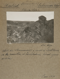 Valle del Manzanares y canal de Santillana en la carretera de Torrelodones, tomado aguas arriba. Fotografa de Jos Royo Gmez, enero de 1930