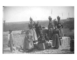 Aguadoras, entre 1916 y 1932. Trabajo de campo de los investigadores de la Sección de Folclore del Centro de Estudios Históricos. Fotografía en cristal