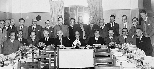 Meeting of former residents signed and dedicated to Alberto Jiménez Fraud, México D. F., December 1, 1947. Fom left to right, standing, Enrique Díez- Canedo, Blas Cabrera Sánchez, García Valdecasas, Rafael Méndez, Luis Fanjul, a brother of Rafael Méndez, José Guardiola, Jesús Bal y Gay, Luis Buñuel, Carlos Martínez, Marcelo Santaló, Felipe Fernández Arche, J. Díez-Canedo, Federico Américo, and Manuel Jiménez; seated, Arturo Sáenz de la Calzada, A. Carretero, Javier Malagón, A. Establier, L. Santullano, F. Martínez Torner, and C. Bolívar.