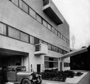 Fachada principal de la villa Stein-de Monzie, 1926-1928. Fondation Le Corbusier, París.